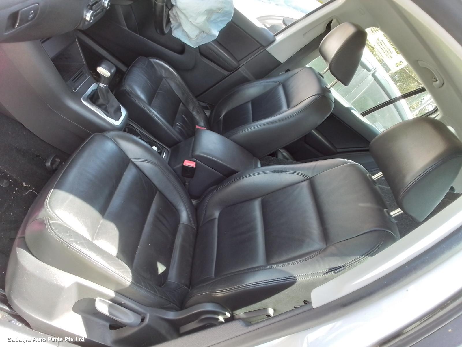 Volkswagen Tiguan Right Taillight