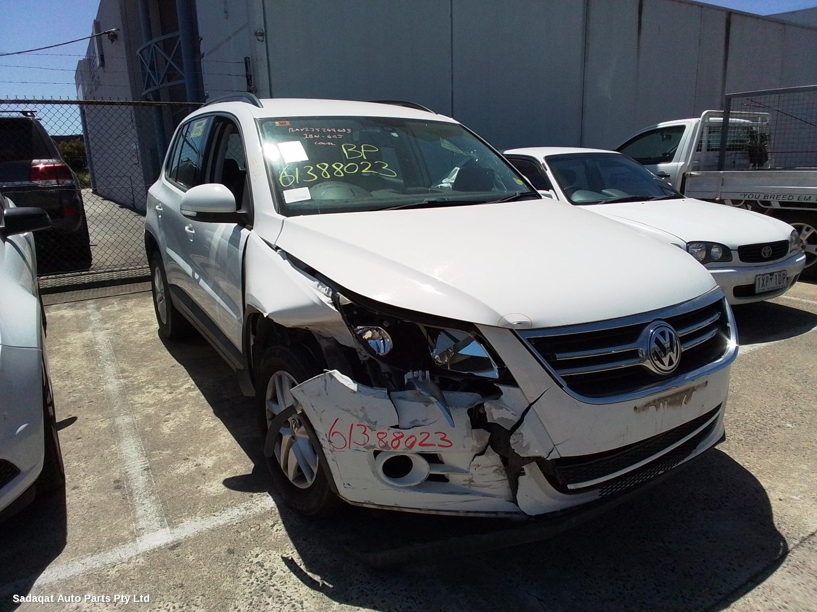 Volkswagen Tiguan Left Door Mirror