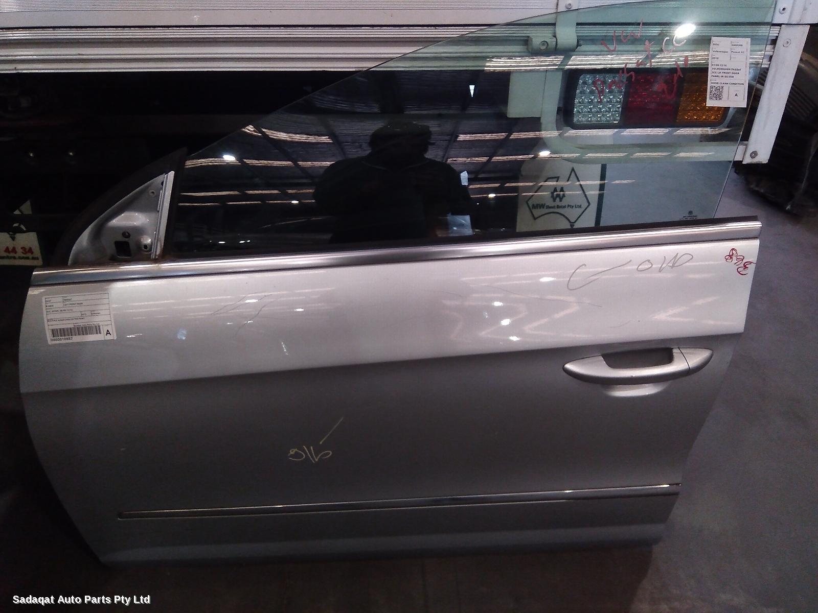 Volkswagen Passat Left Front Door