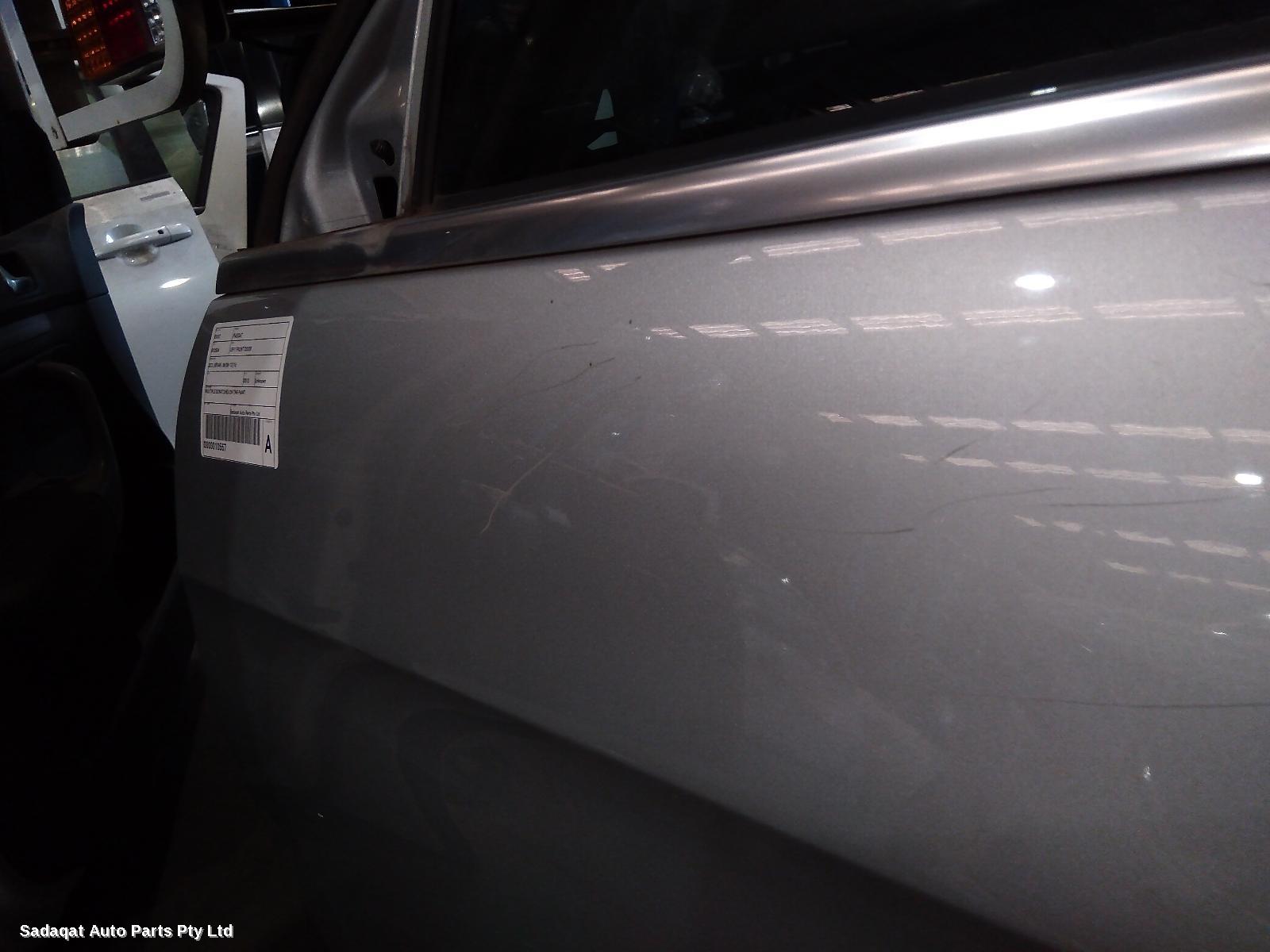 Volkswagen Passat Left Front Door