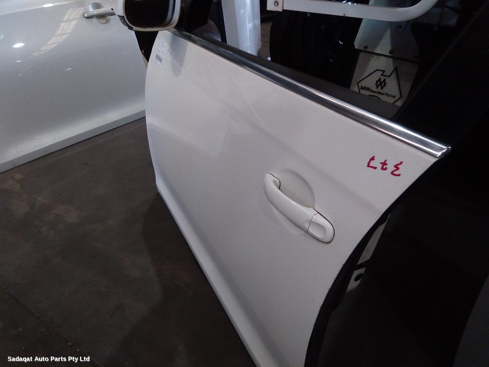 Volkswagen Jetta Left Front Door