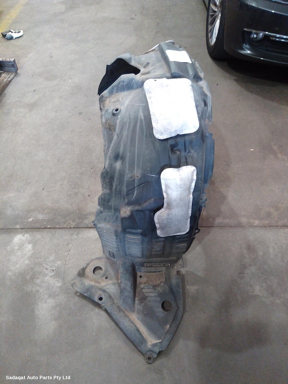 Toyota Kluger Left Guard Liner