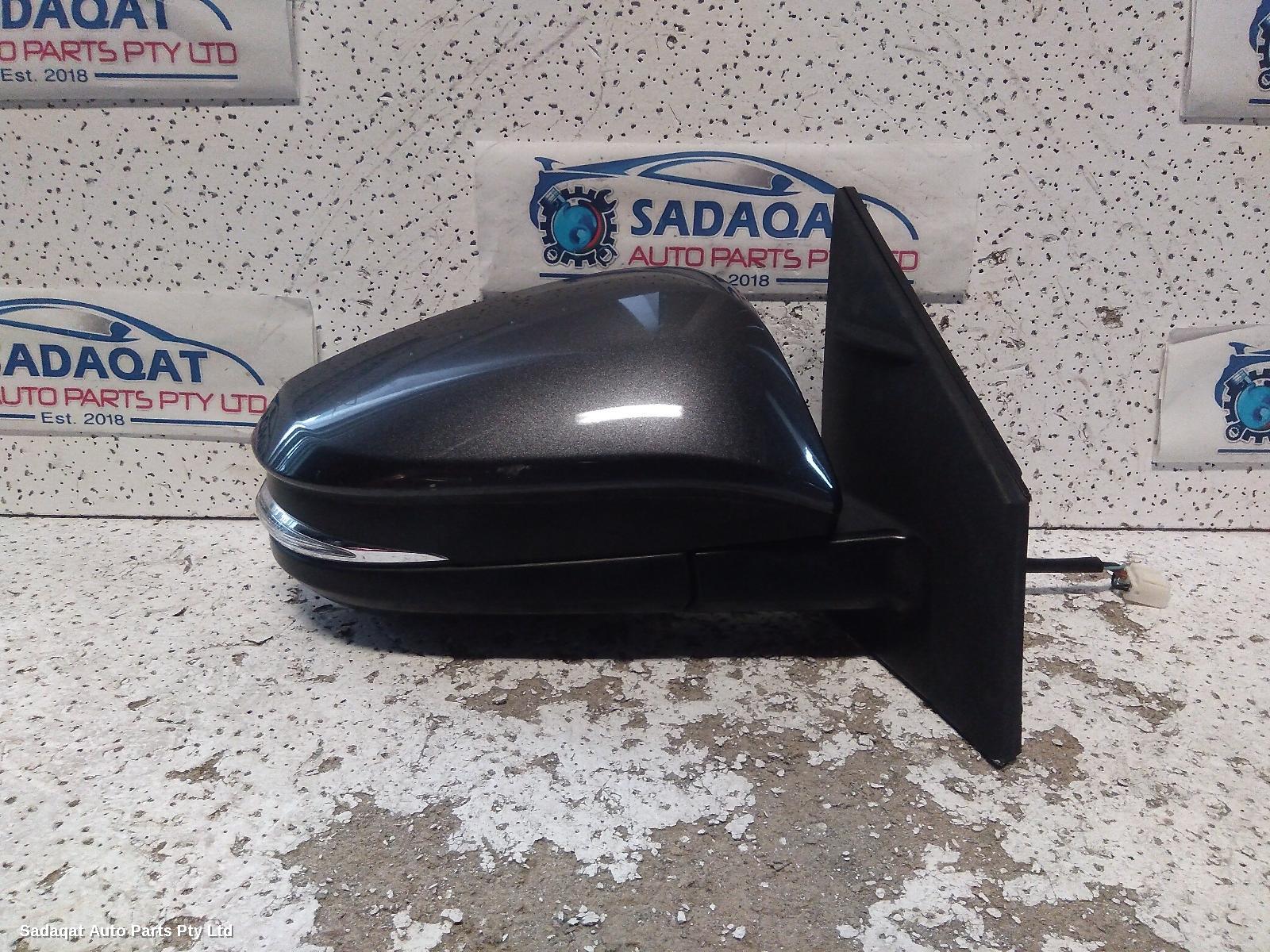 Toyota Kluger Right Door Mirror