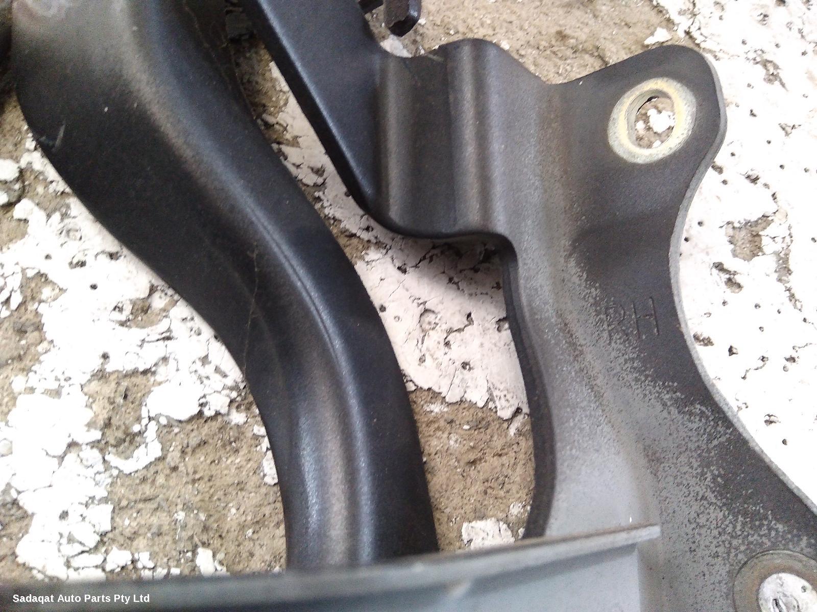 Holden Captiva Bonnet Hinge/strut