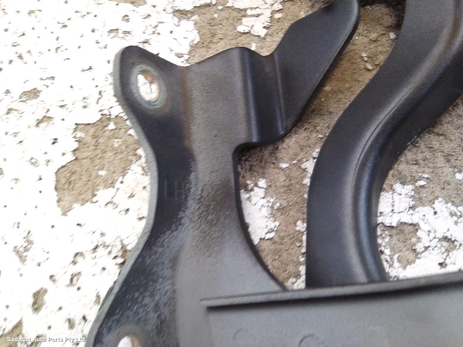 Holden Captiva Bonnet Hinge/strut