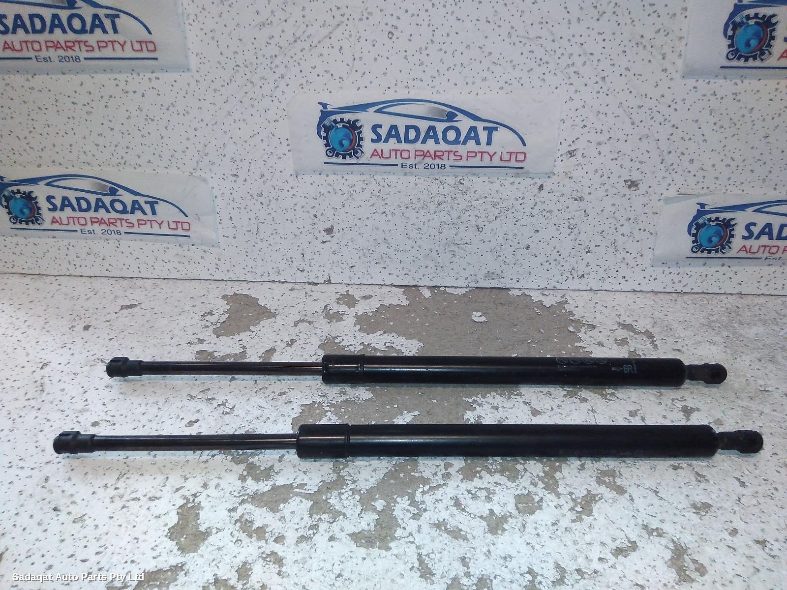 Toyota Hiace Hatch Strut