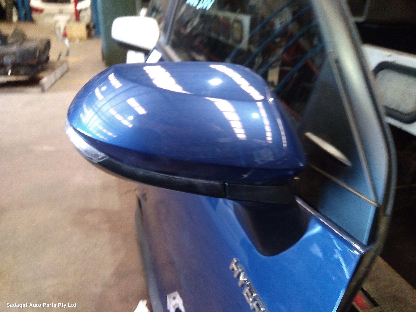 Toyota Yaris Cross Right Door Mirror