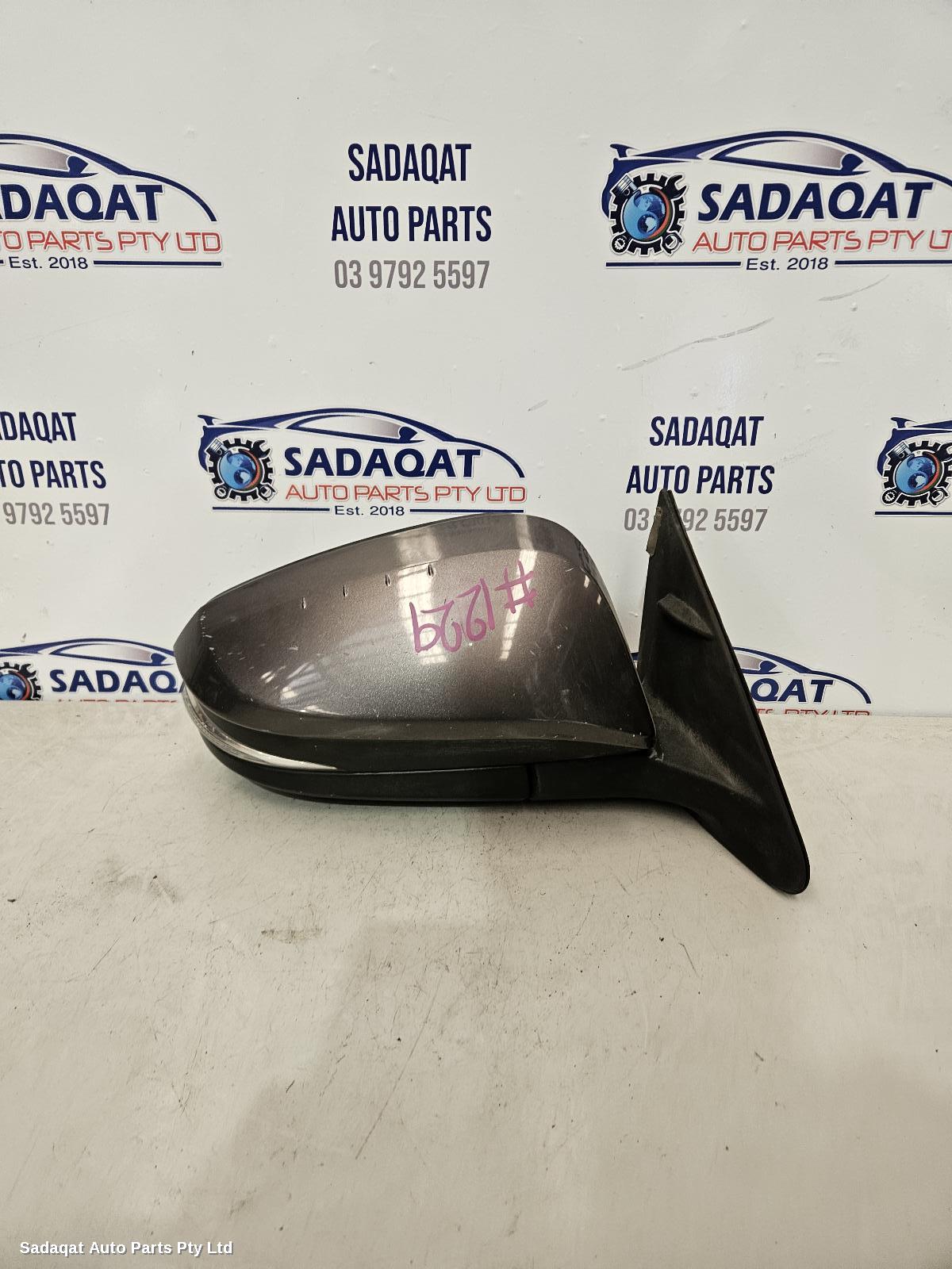 Toyota Kluger Right Door Mirror