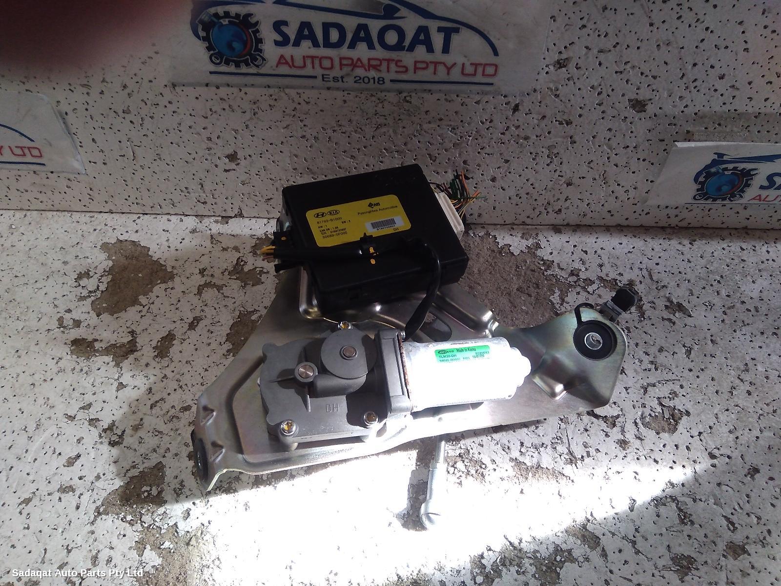 Hyundai Genesis Tailgate Regulator