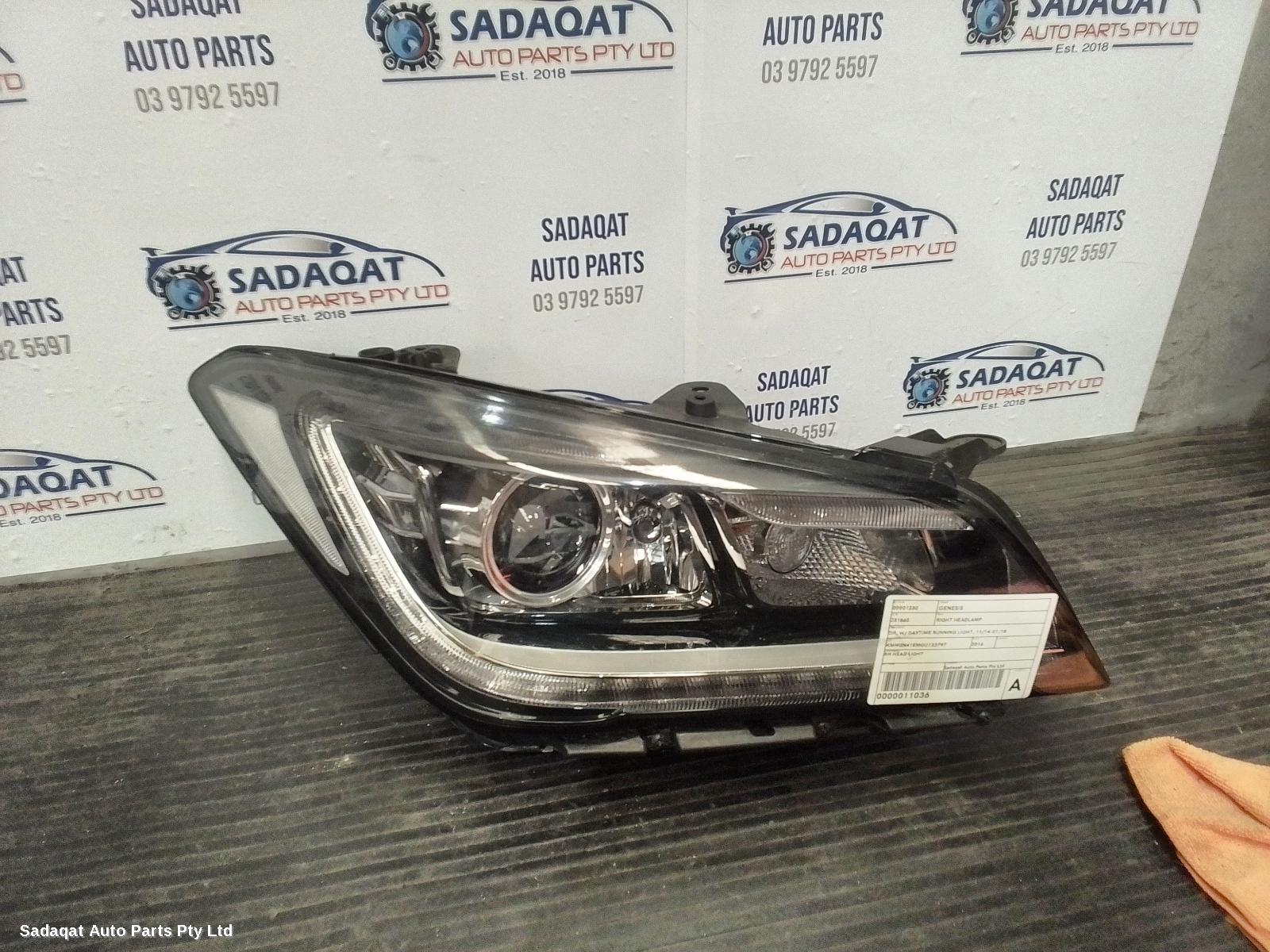 Hyundai Genesis Right Headlamp