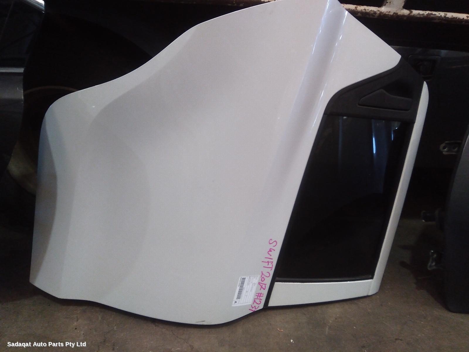 Suzuki Swift Right_rear_door_sliding