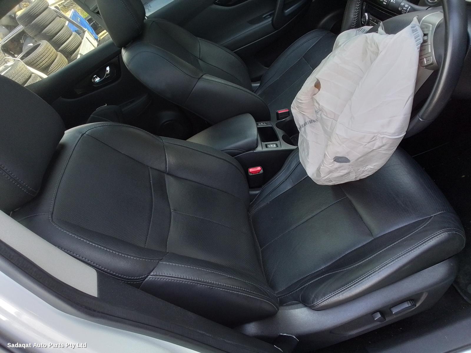 Nissan Qashqai Left Door Mirror