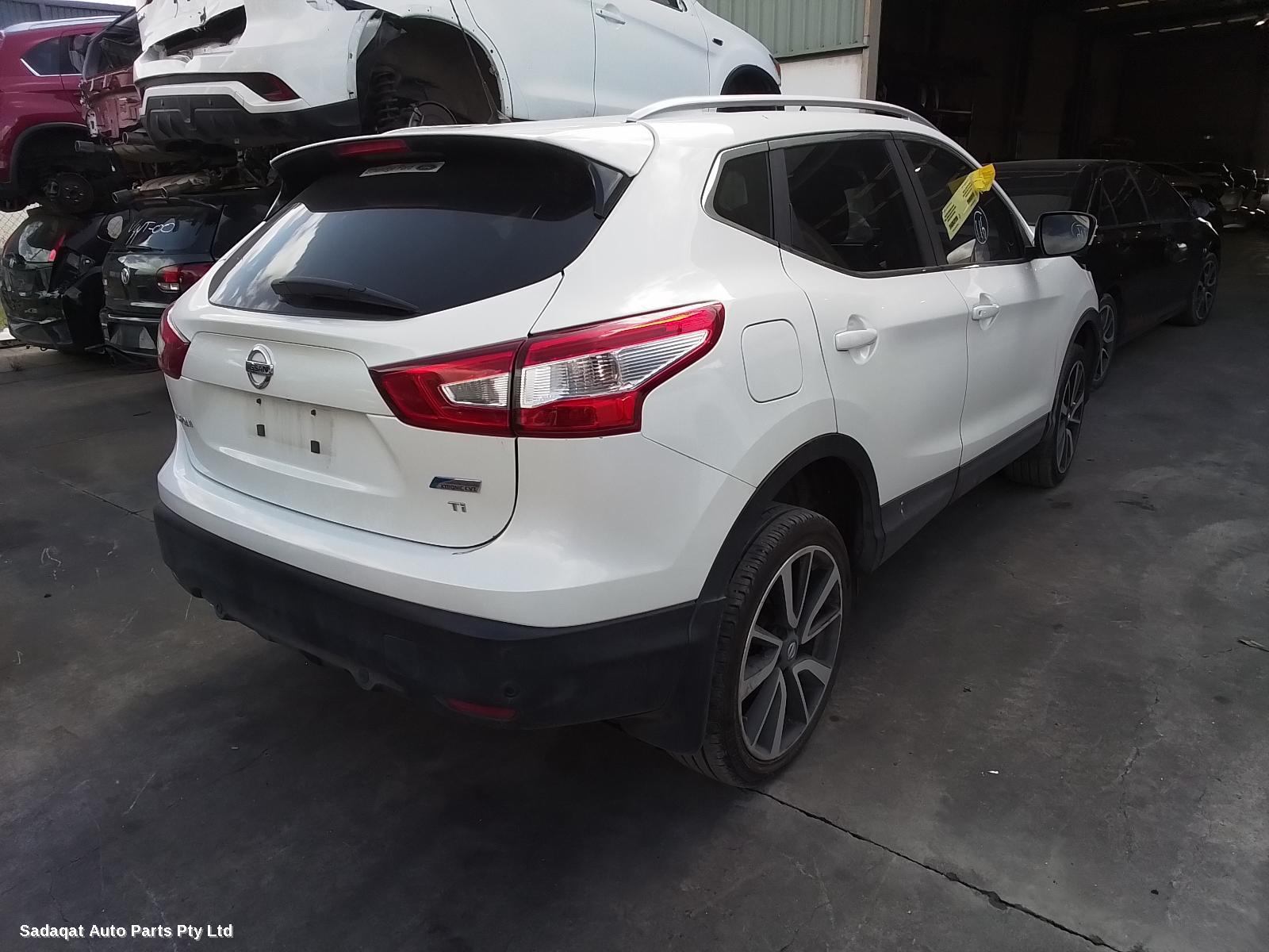 Nissan Qashqai Left Door Mirror