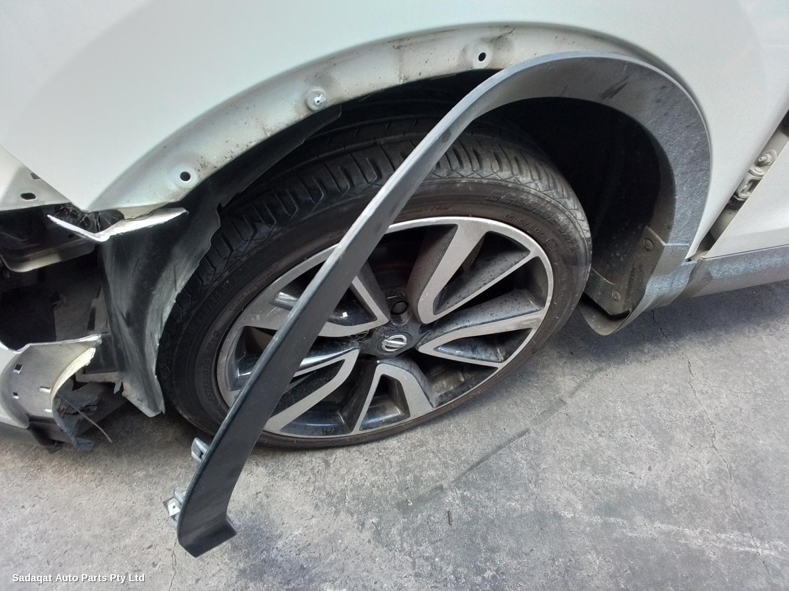 Nissan Qashqai Left Door Mirror