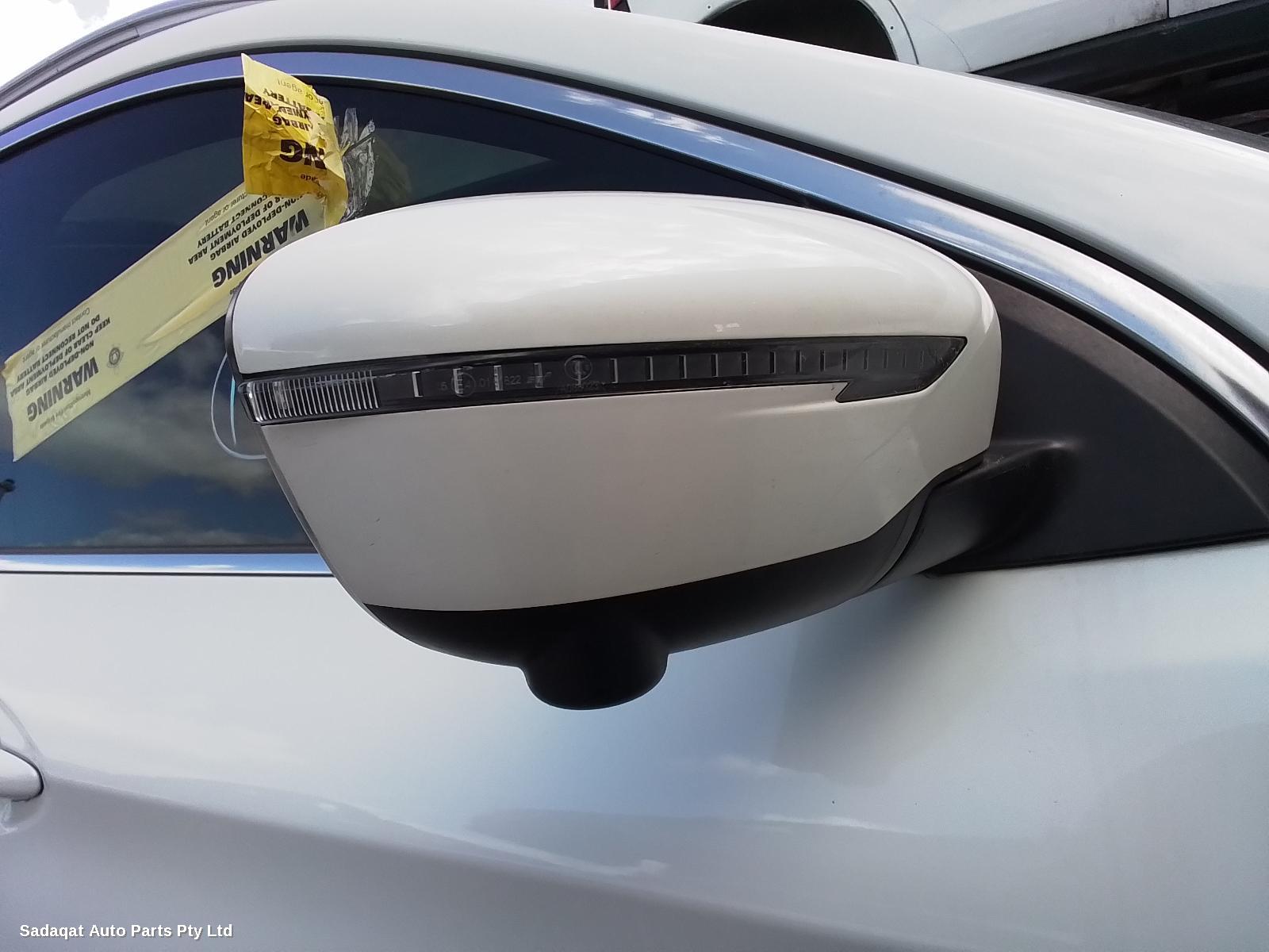 Nissan Qashqai Left Door Mirror