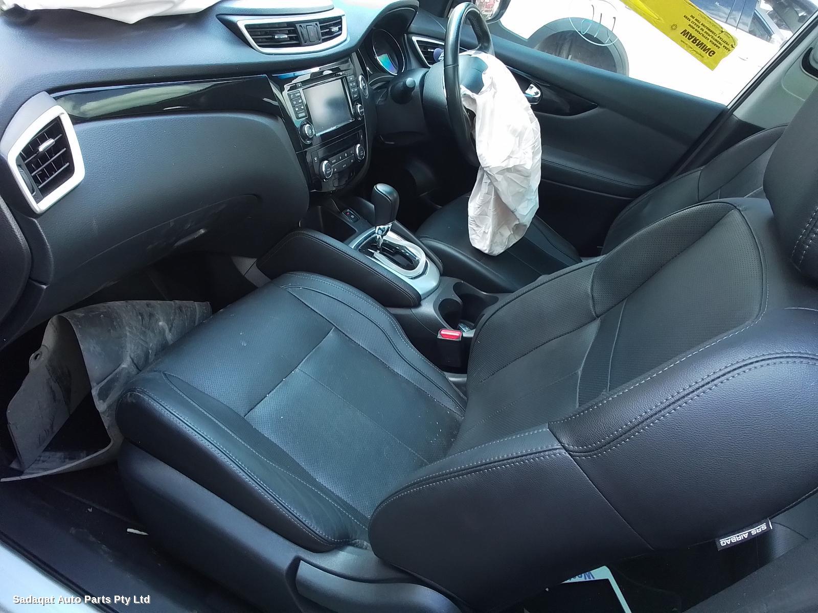 Nissan Qashqai Left Door Mirror