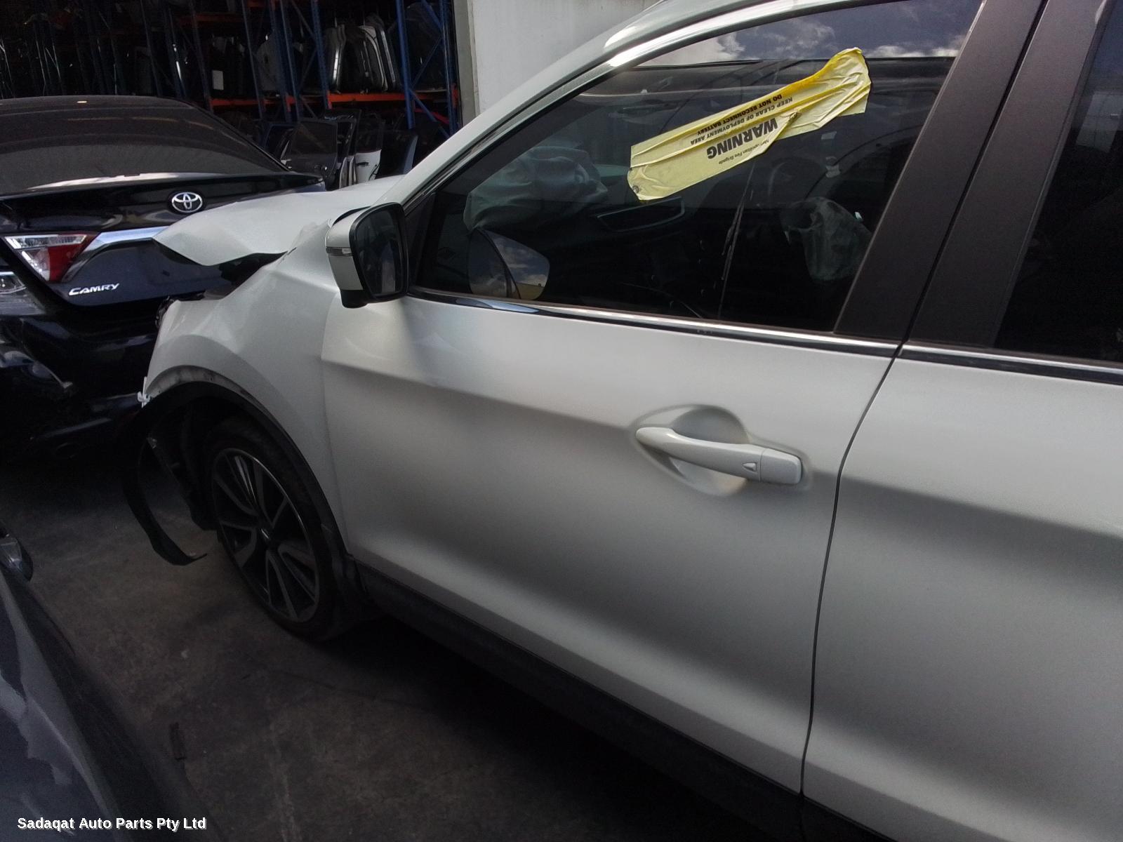 Nissan Qashqai Left Door Mirror