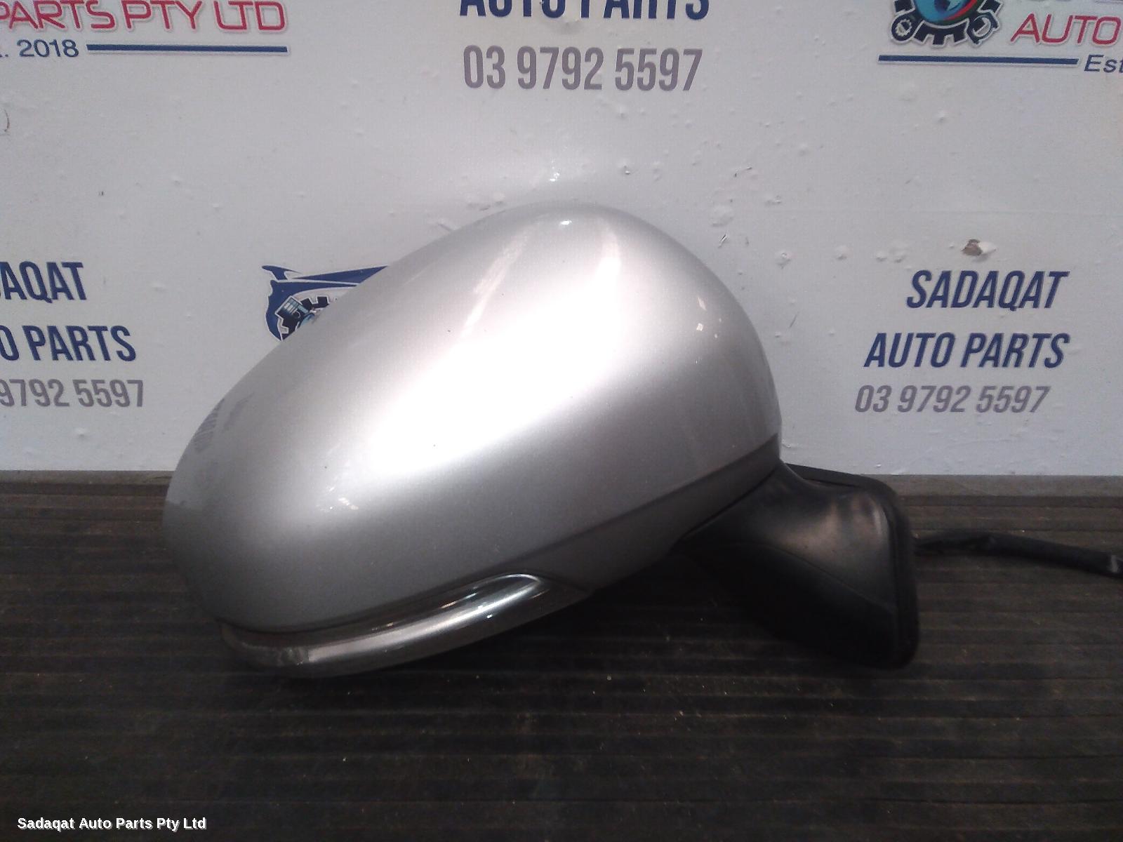 Toyota Prius Right Door Mirror
