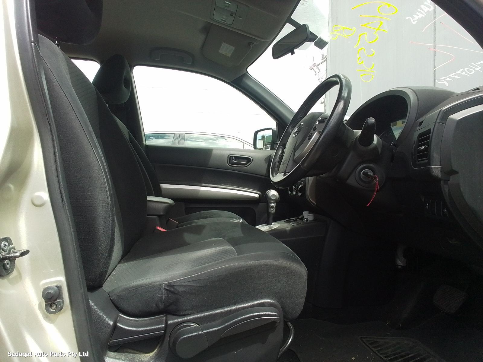 Nissan Xtrail Grille