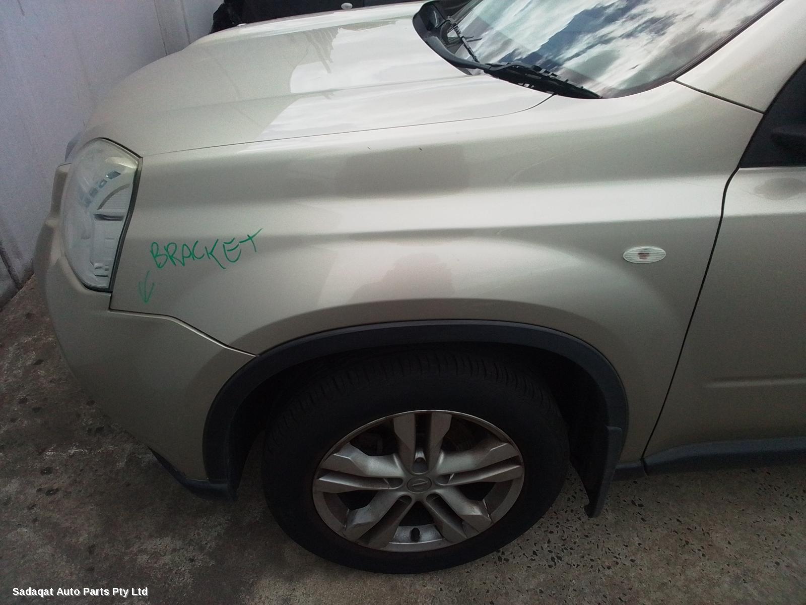 Nissan Xtrail Grille