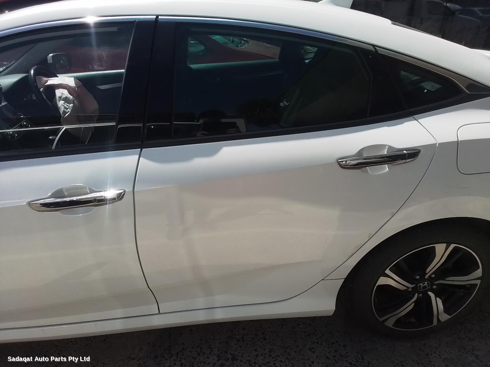 Honda Civic Right_rear_door_sliding