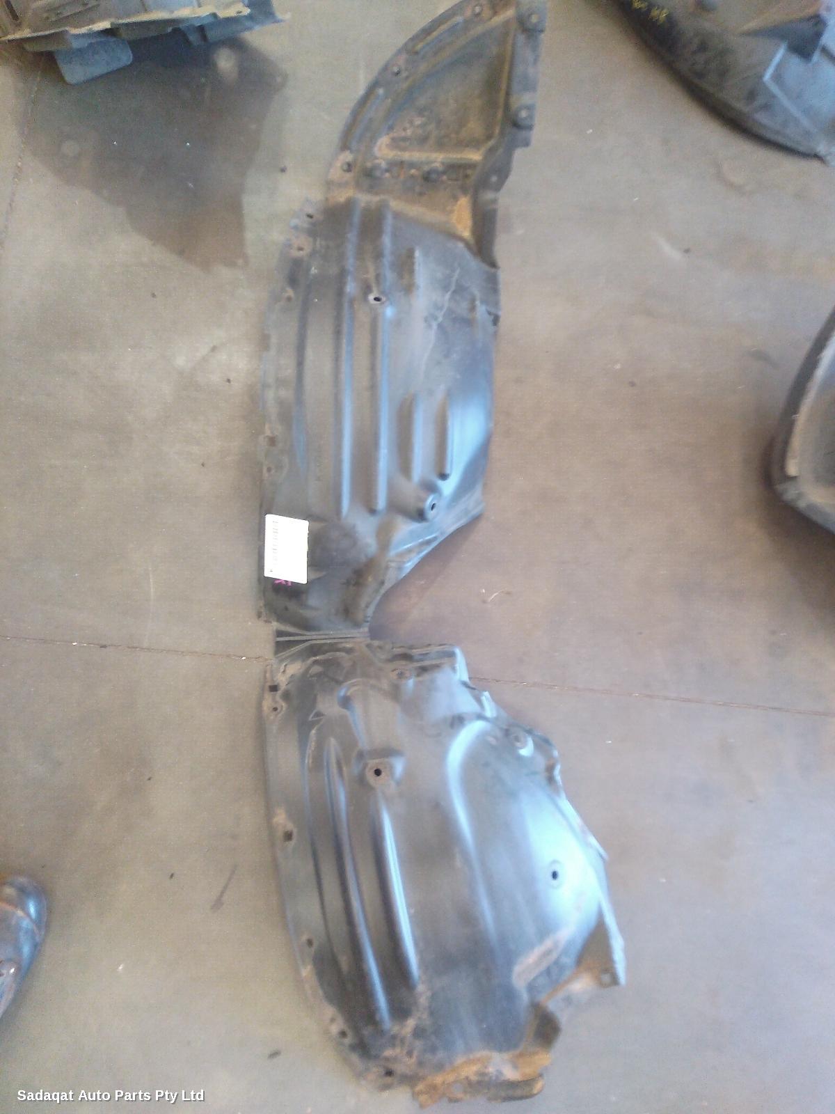 Toyota Kluger Left Guard Liner