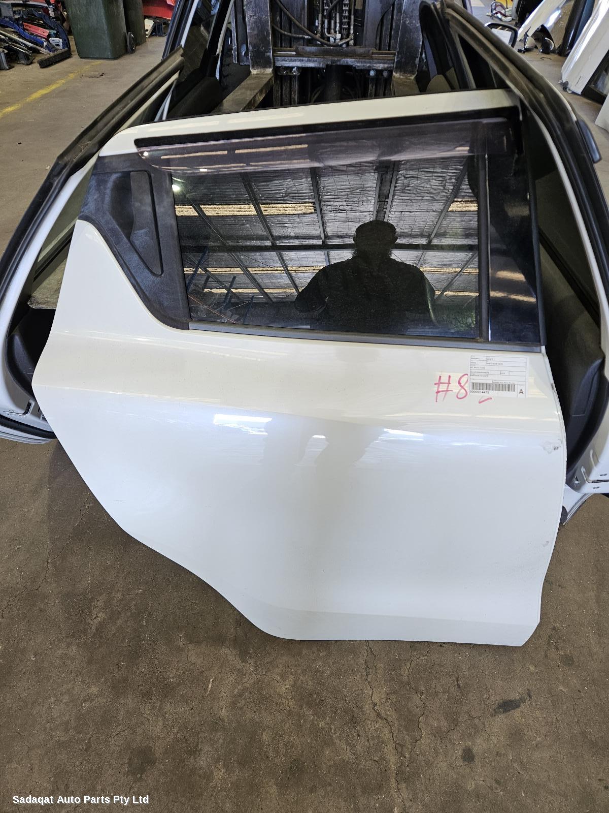 Suzuki Swift Right_rear_door_sliding