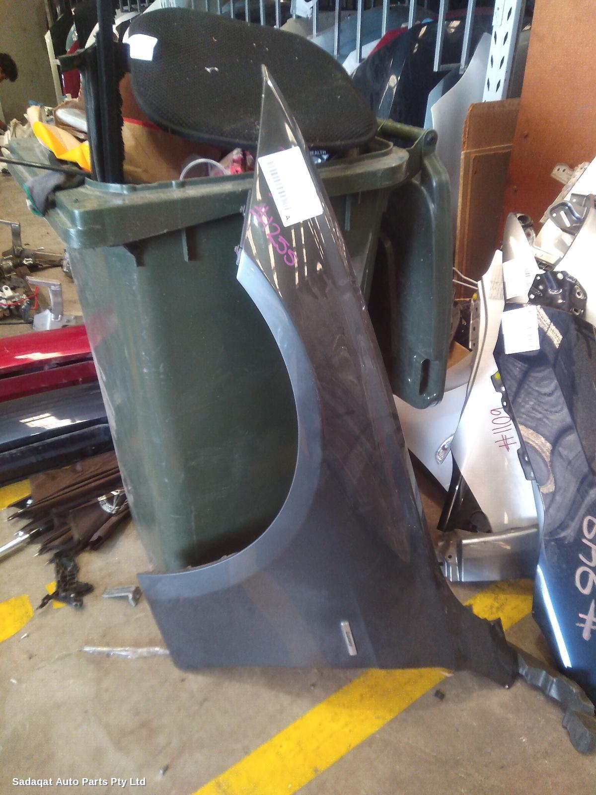 Bmw 3 Series Left Guard