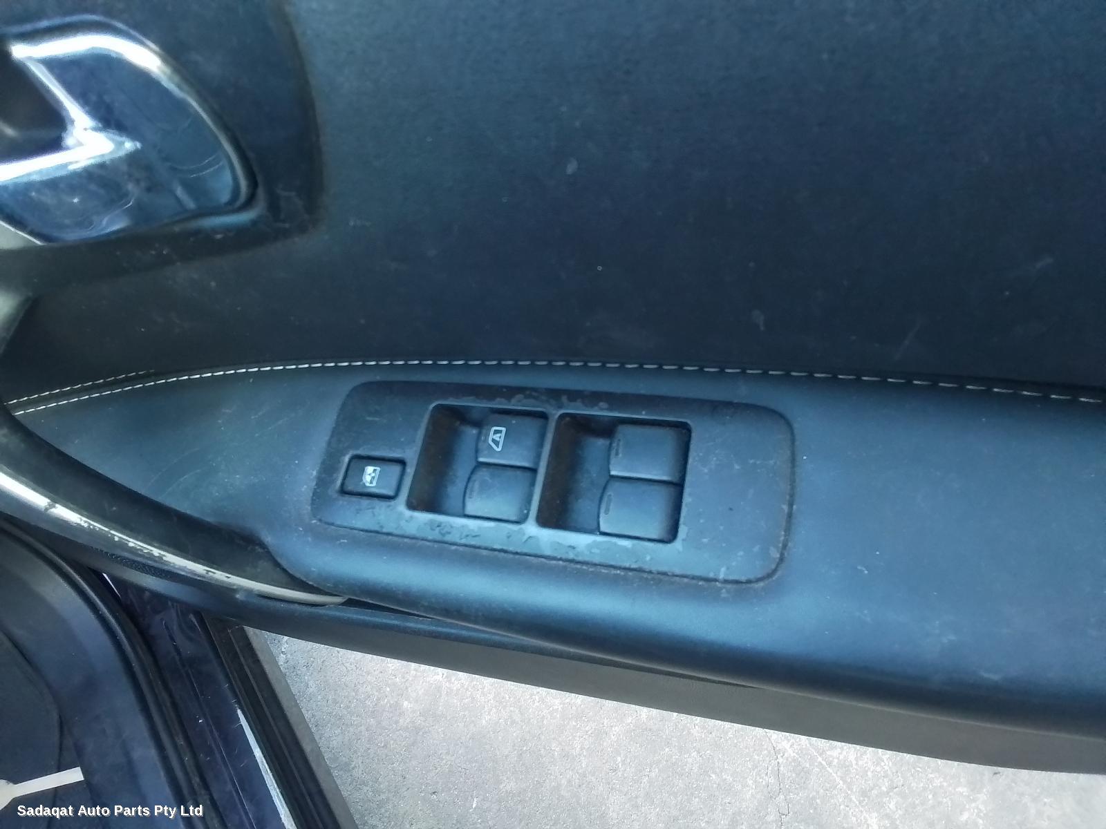 Nissan Dualis Front Seat