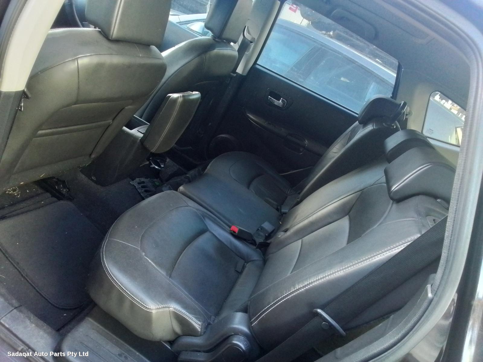 Nissan Dualis Front Seat