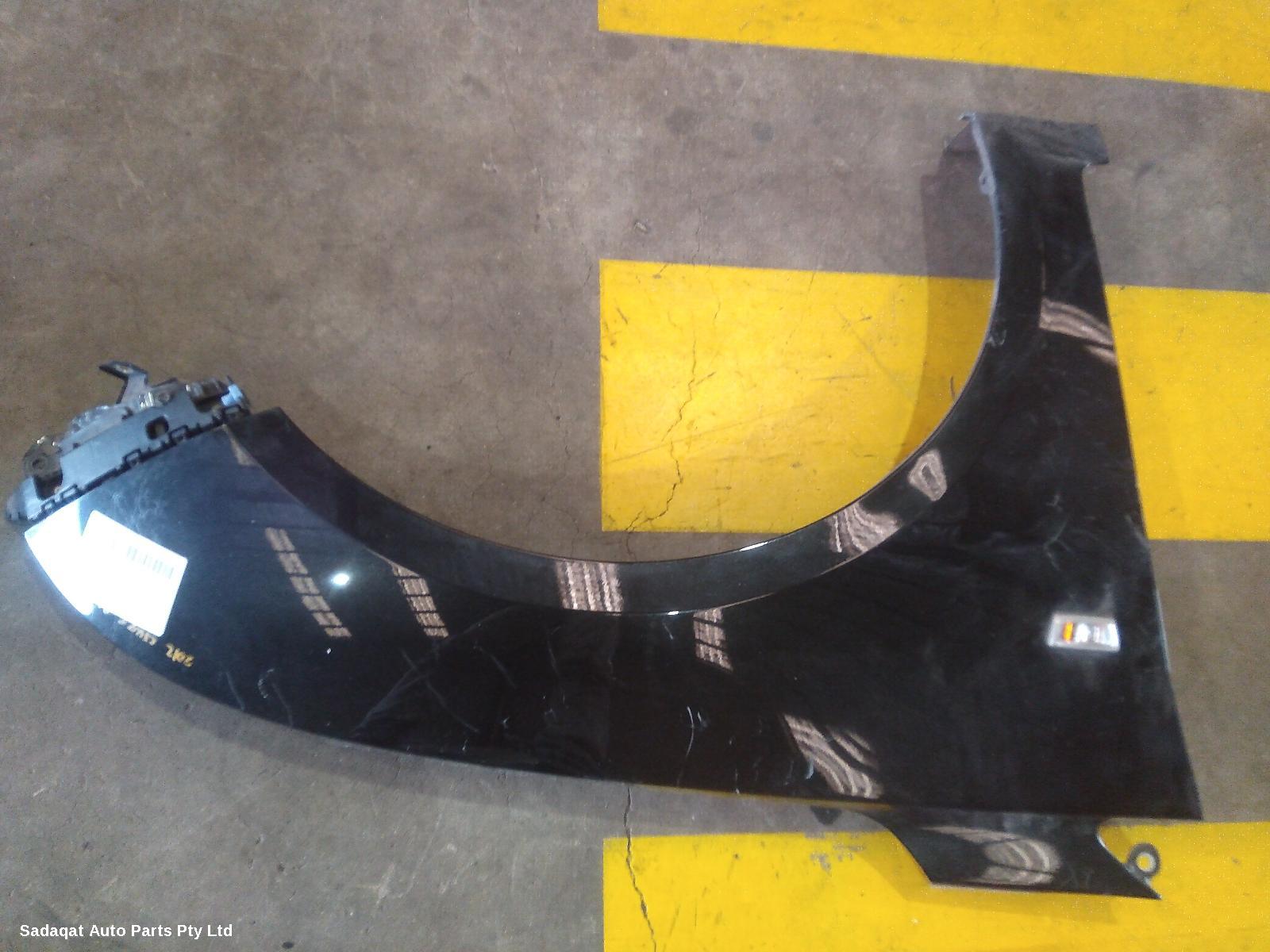 Holden Cruze Right Guard