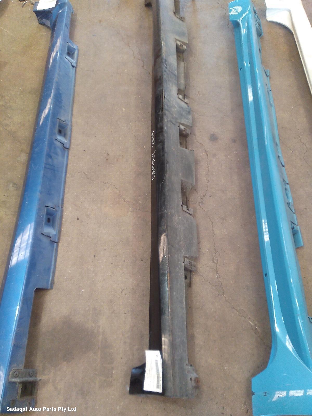 Toyota Camry Side Step/skirt