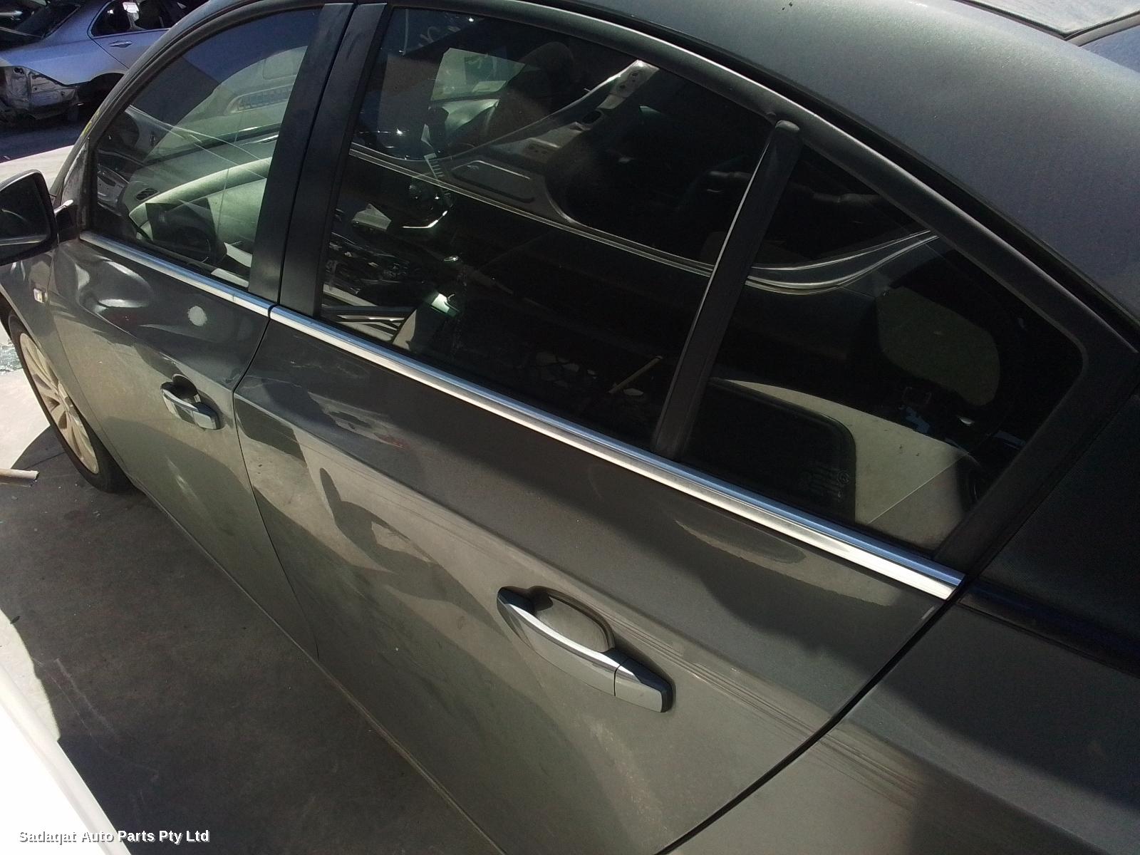 Holden Cruze Bonnet Lock/support