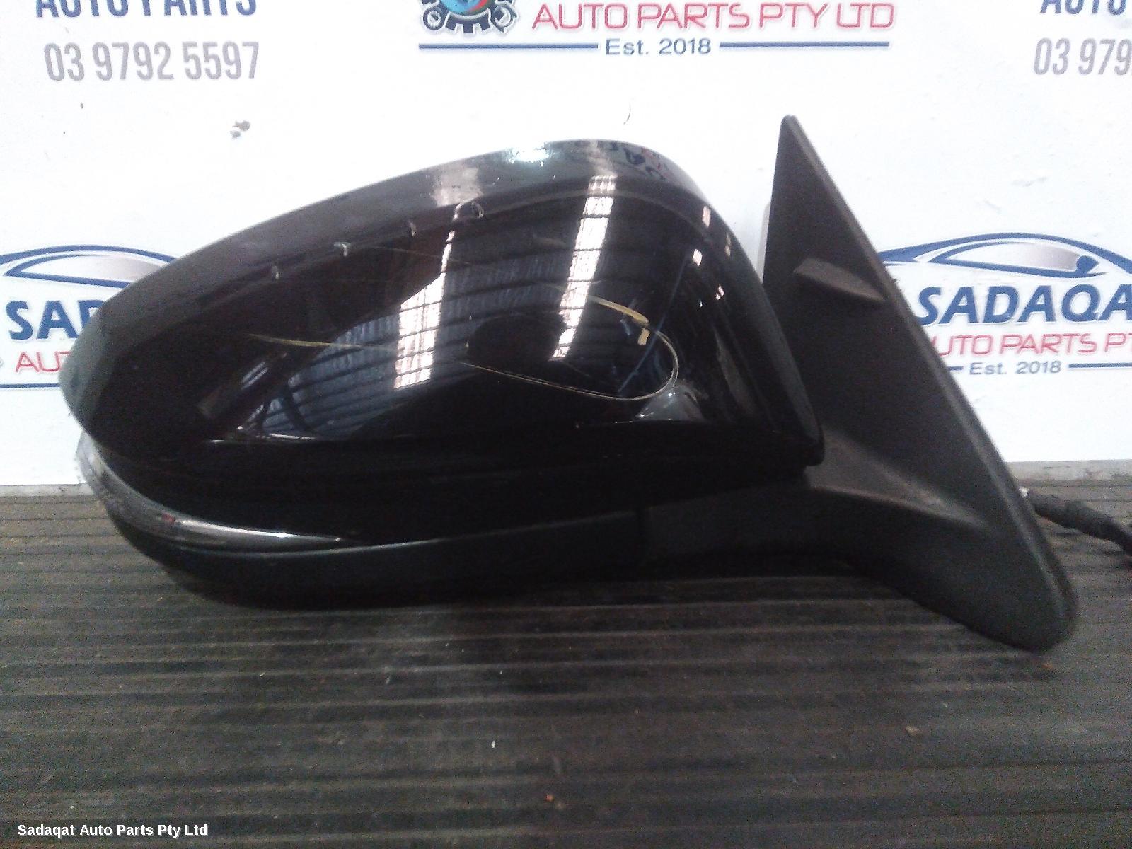 Toyota Kluger Right Door Mirror
