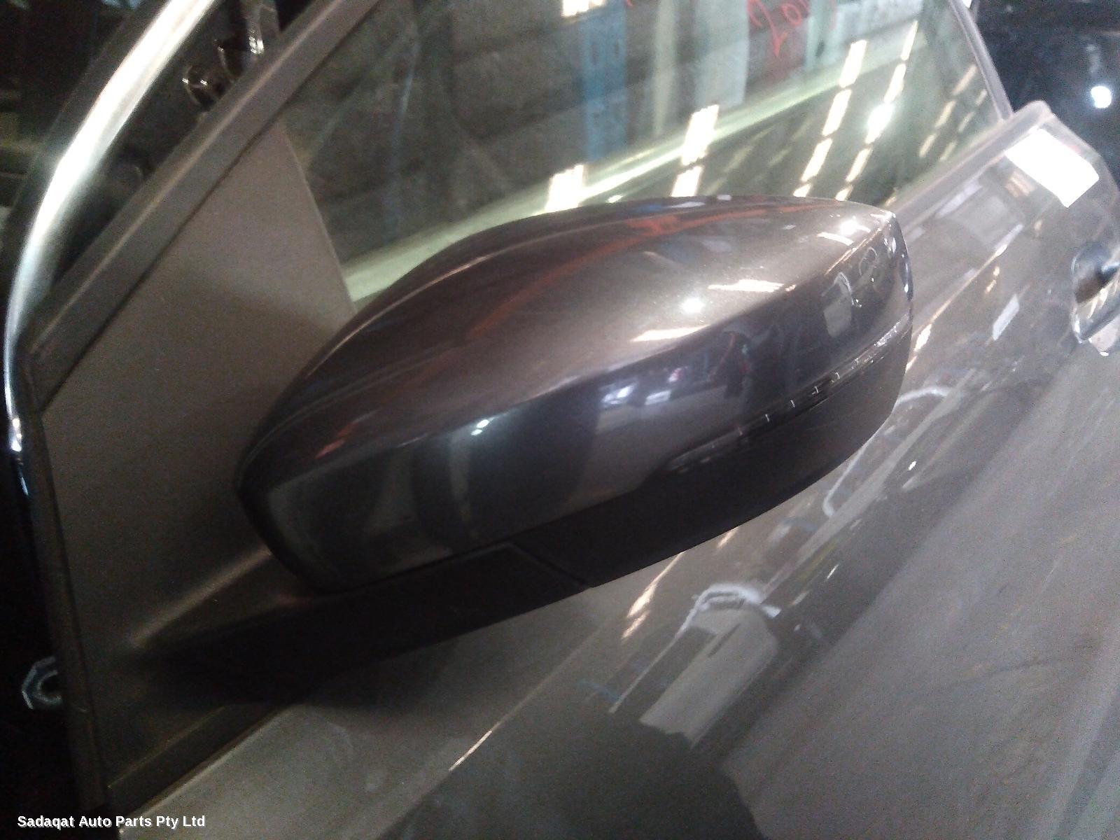 Volkswagen Polo Left Door Mirror
