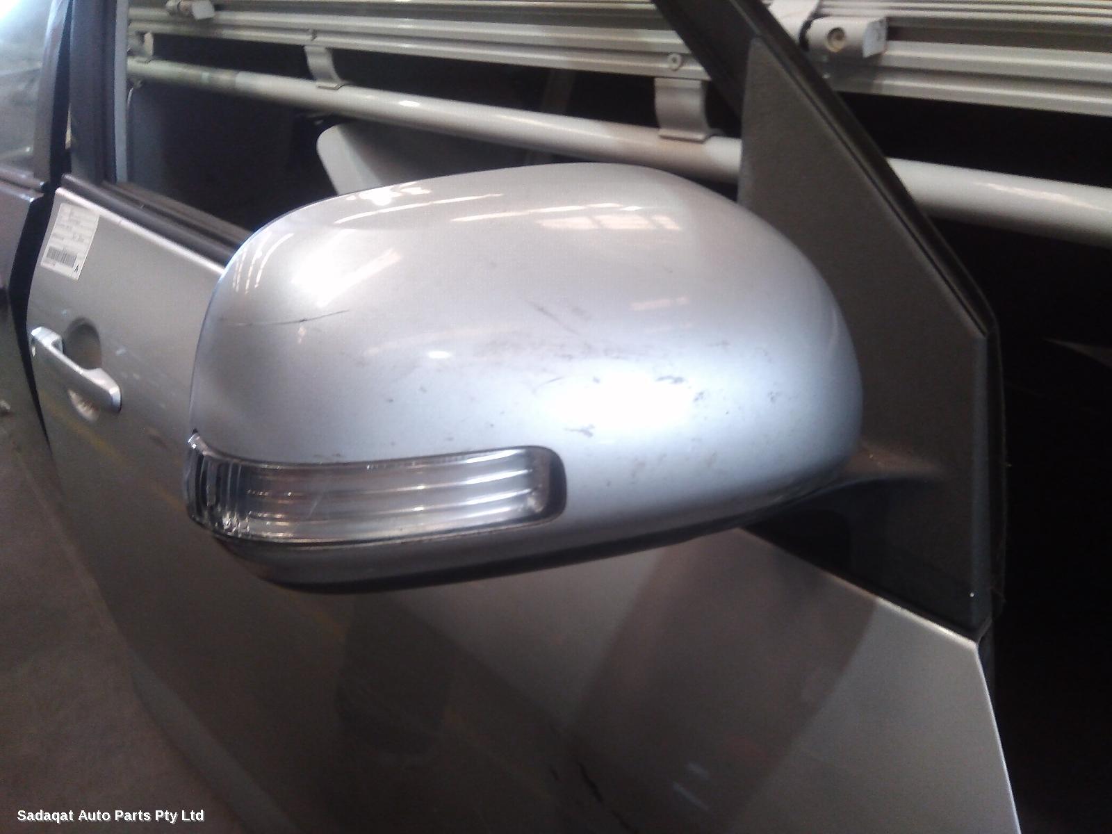 Toyota Rav4 Right Door Mirror