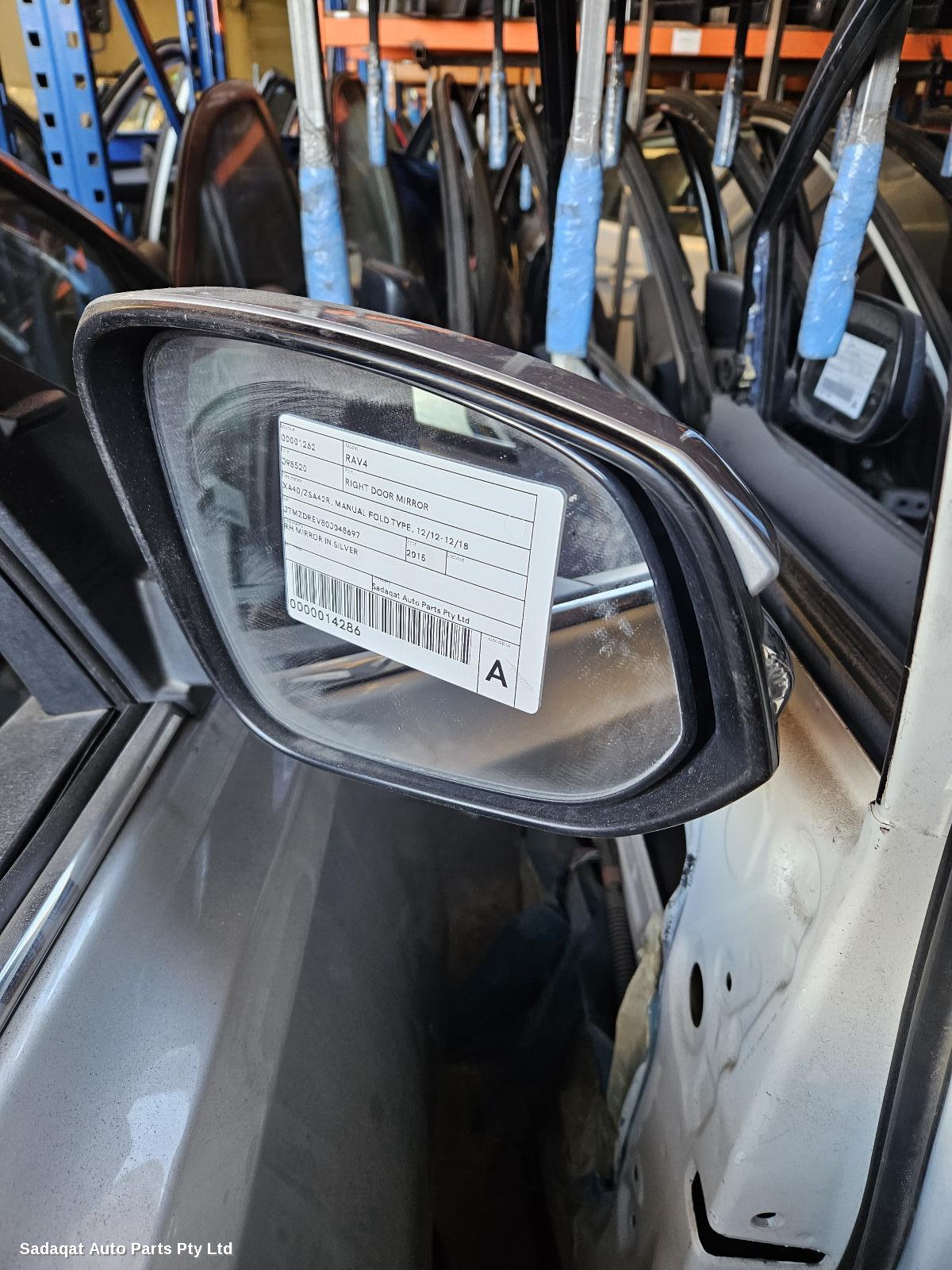 Toyota Rav4 Right Door Mirror
