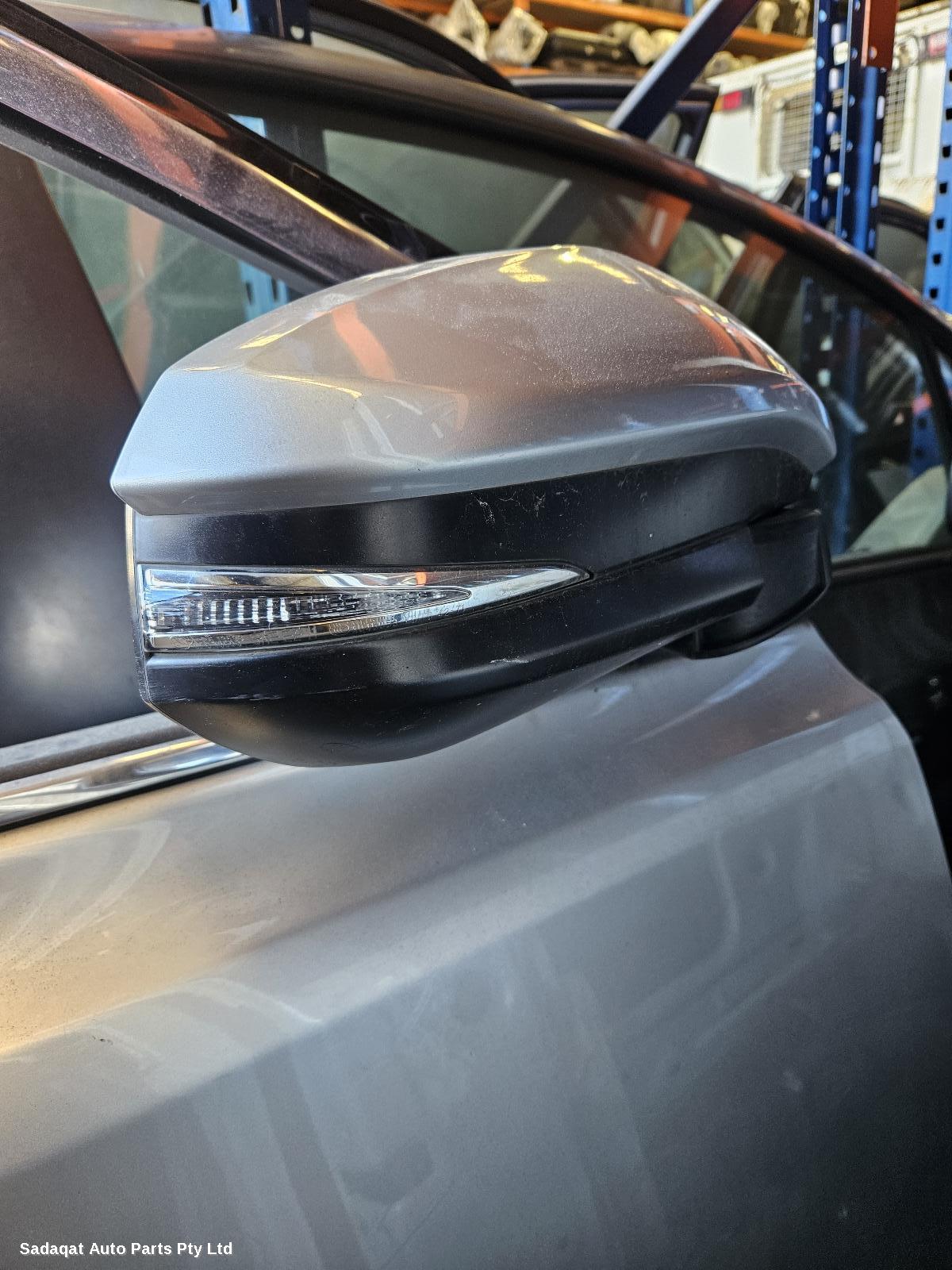 Toyota Rav4 Right Door Mirror