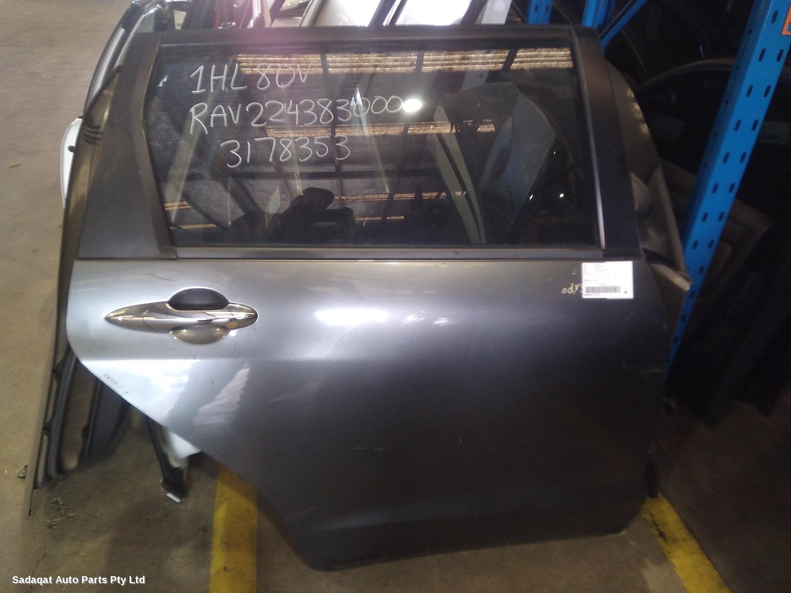 Honda Odyssey Right_rear_door_sliding
