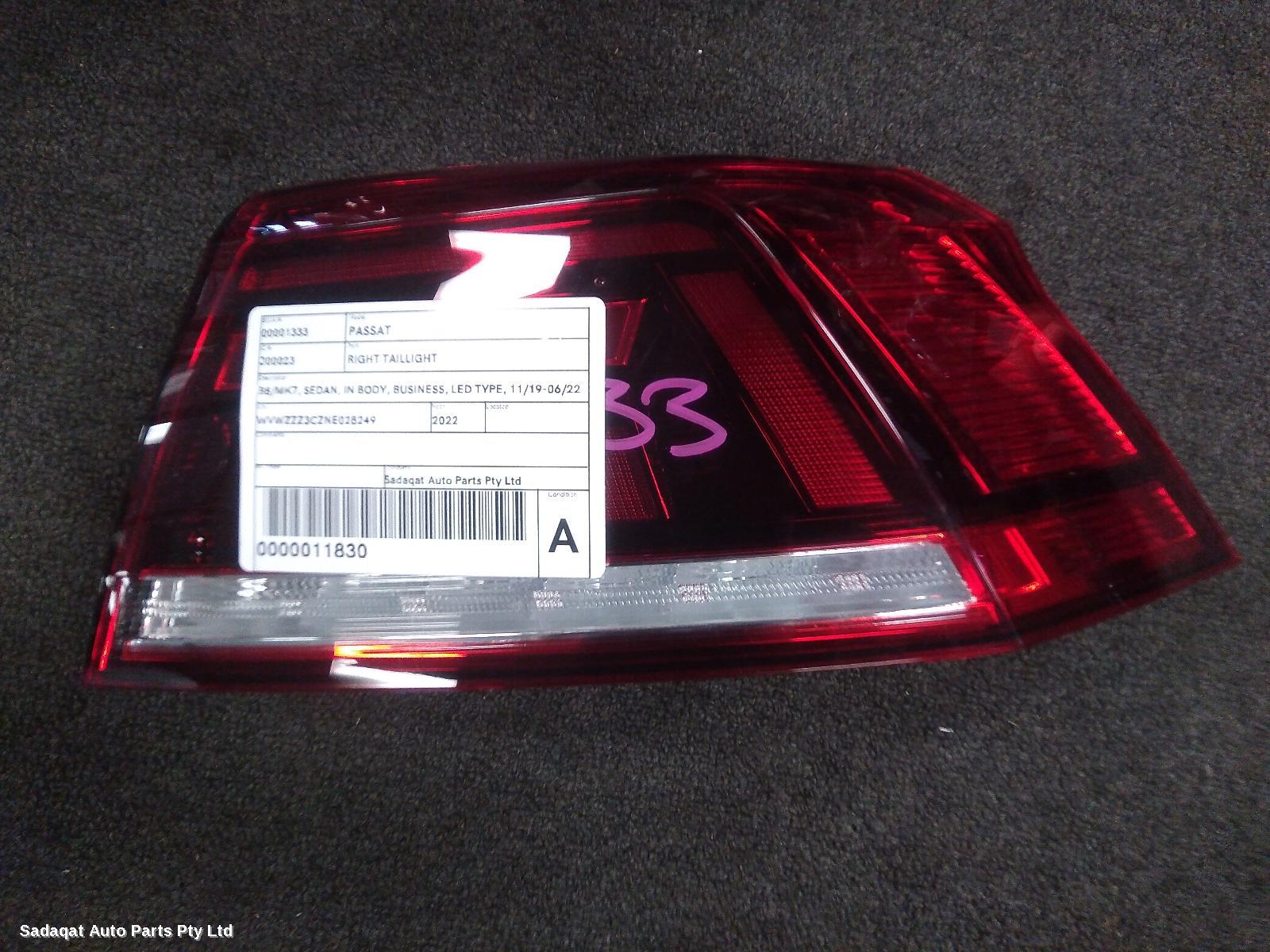Volkswagen Passat Right Taillight