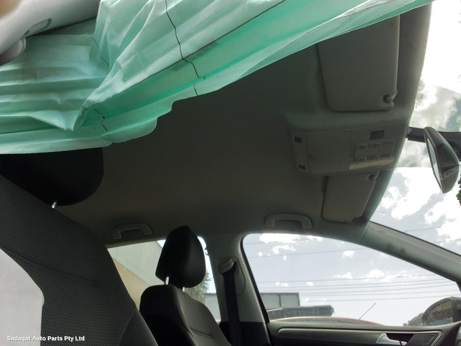 Volkswagen Golf Left Door Mirror