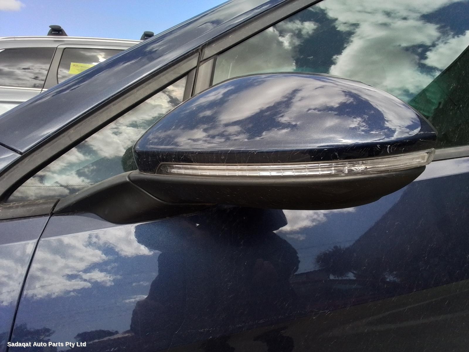 Volkswagen Golf Left Door Mirror
