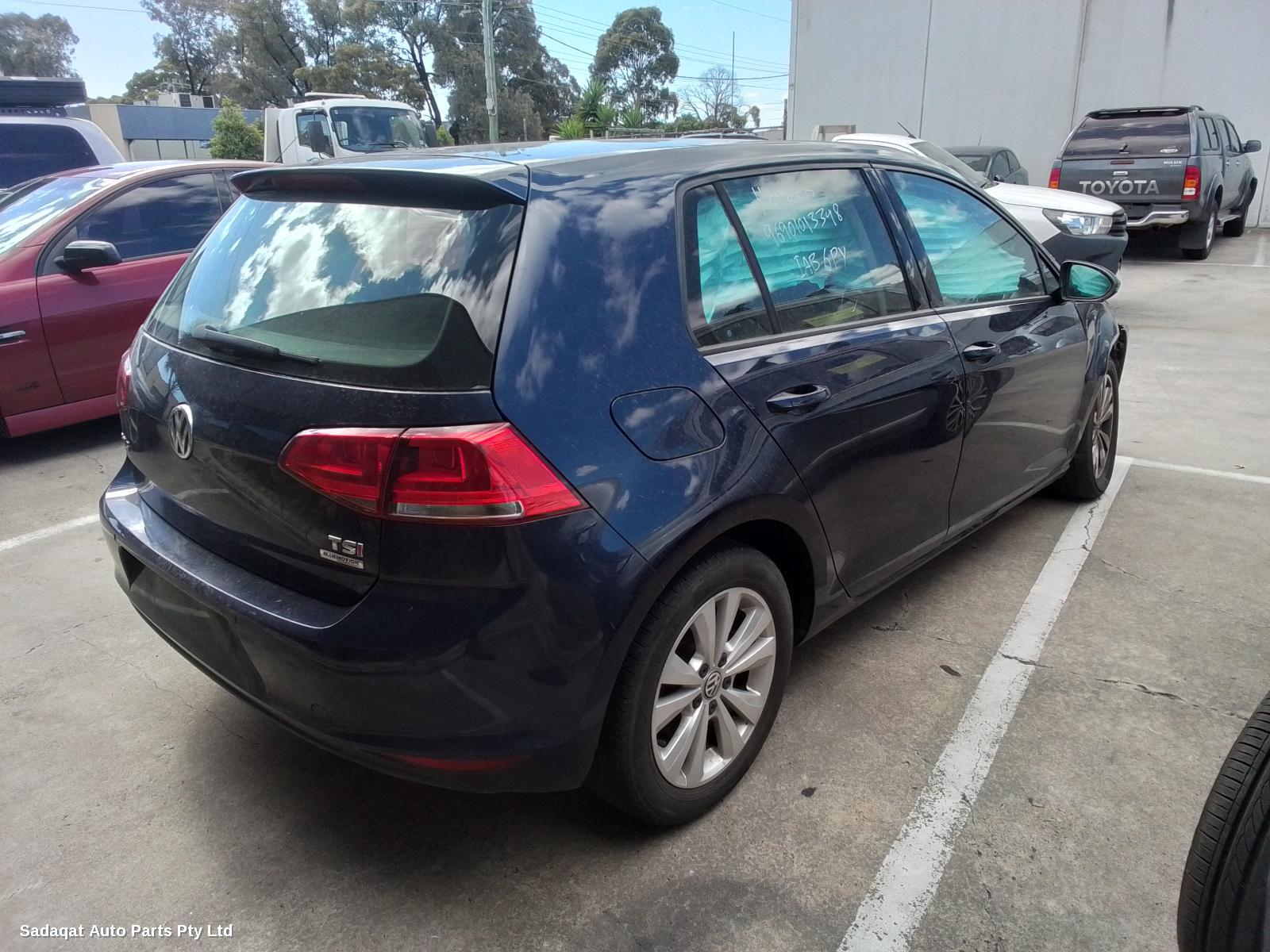 Volkswagen Golf Left Door Mirror