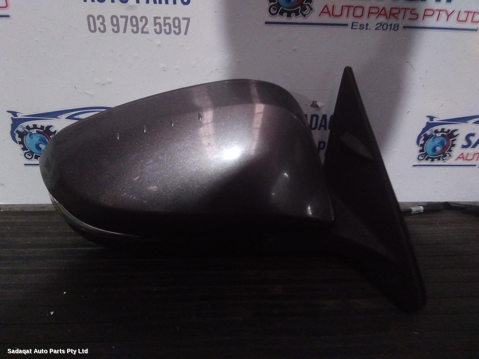 Toyota Kluger Right Door Mirror