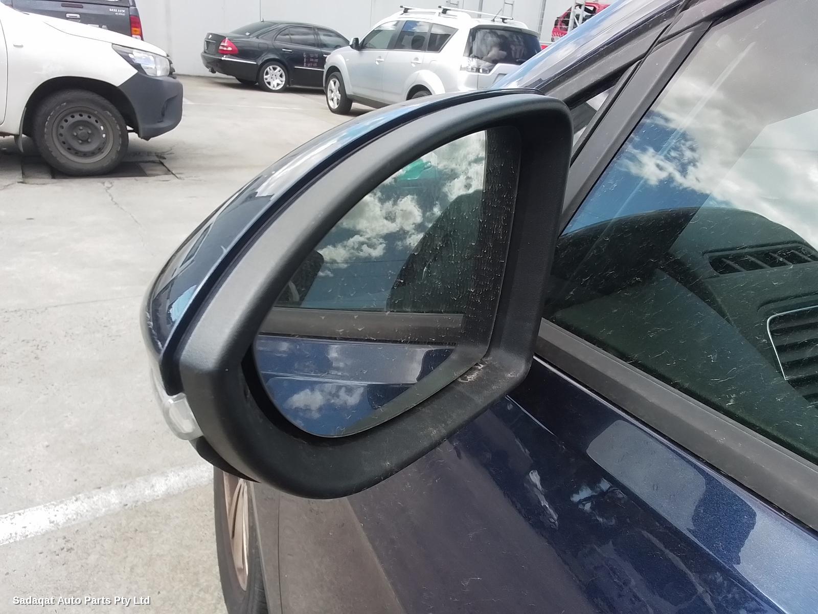 Volkswagen Golf Left Door Mirror
