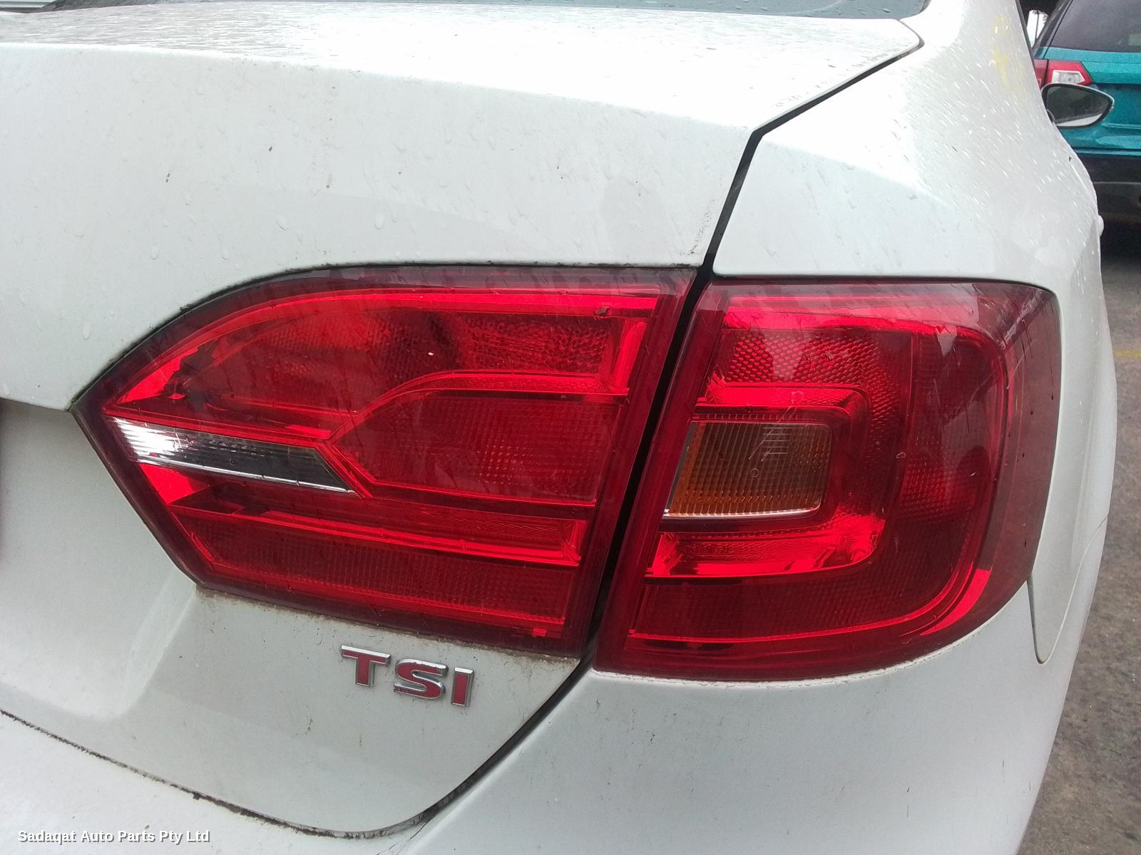 Volkswagen Jetta Right Front Door