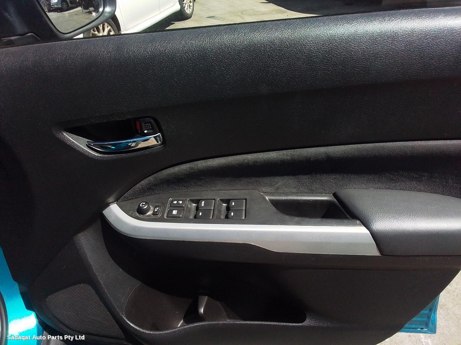 Suzuki Vitara Right Door Mirror