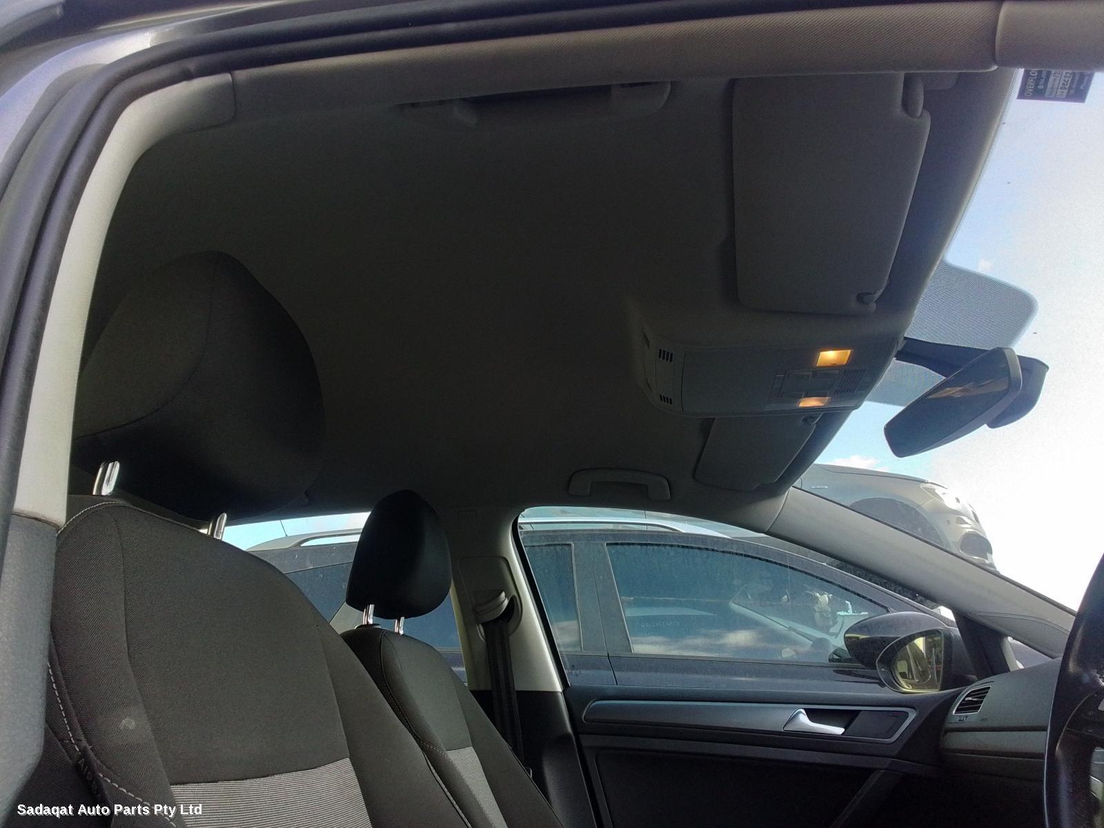 Volkswagen Golf Left Rear Hub Assembly