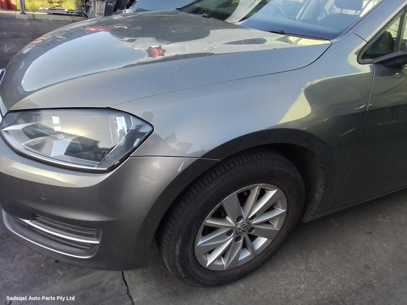 Volkswagen Golf Left Rear Hub Assembly