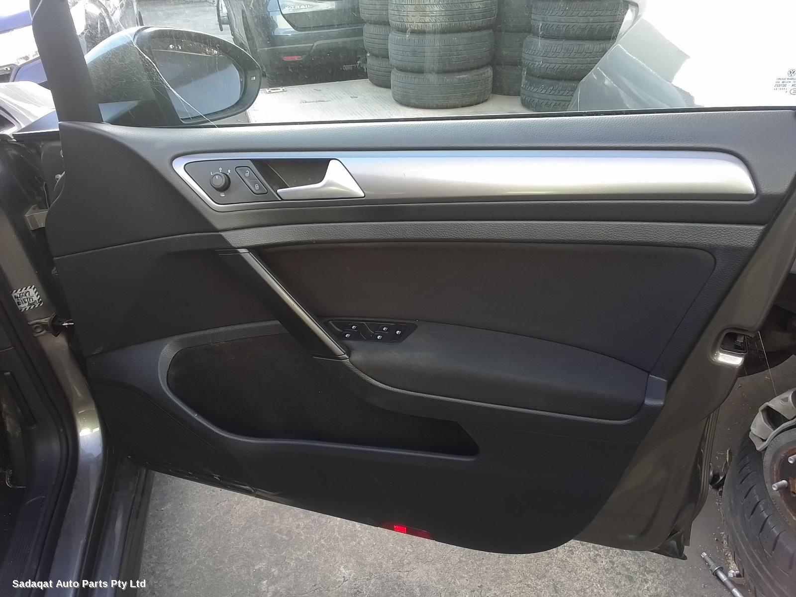 Volkswagen Golf Left Rear Hub Assembly